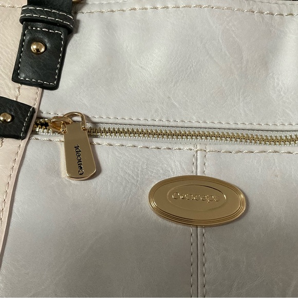 Concept purse with power bank charger inside. - Picture 3 of 9